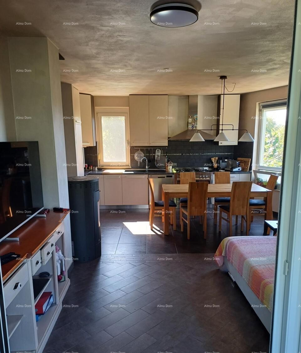 Prodaje se stan od 89 m2, Buje 10