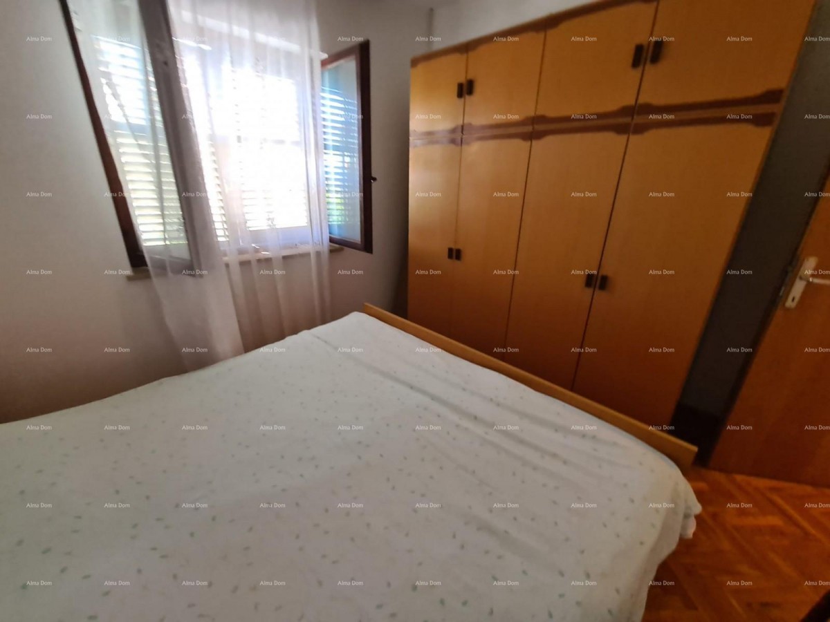 Sale of a house with two residential units, an auxiliary building, and a garage, Ližnjan! 34