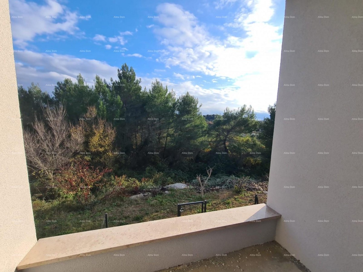 Prodaje se stan u Puli 14