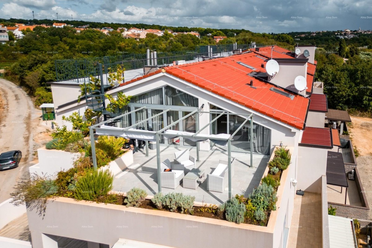 Penthouse. Medulin, blizina Medulinskih hotela. 1