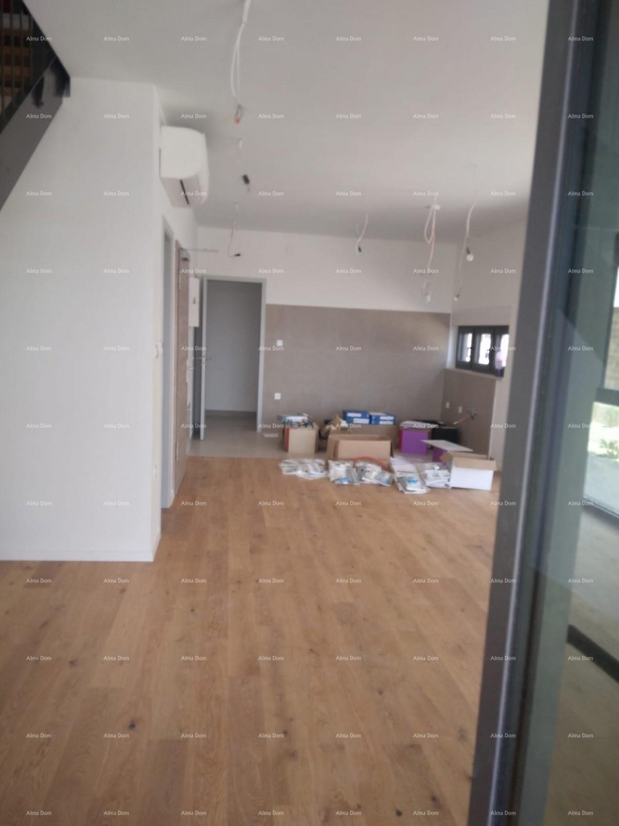 Prodaja dvoetažnog stana s parkirnim mjestom i vrtom, Rovinj! B1/B 22