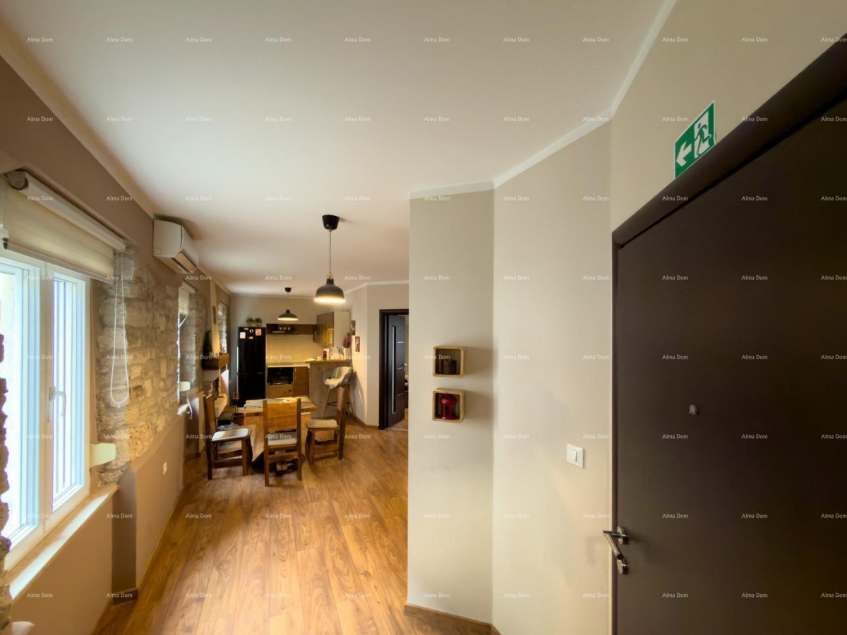 FORUM PEDESTRIAN ZONE. Sale of a beautifully decorated apartment in an attractive location, Pula, city center! 3