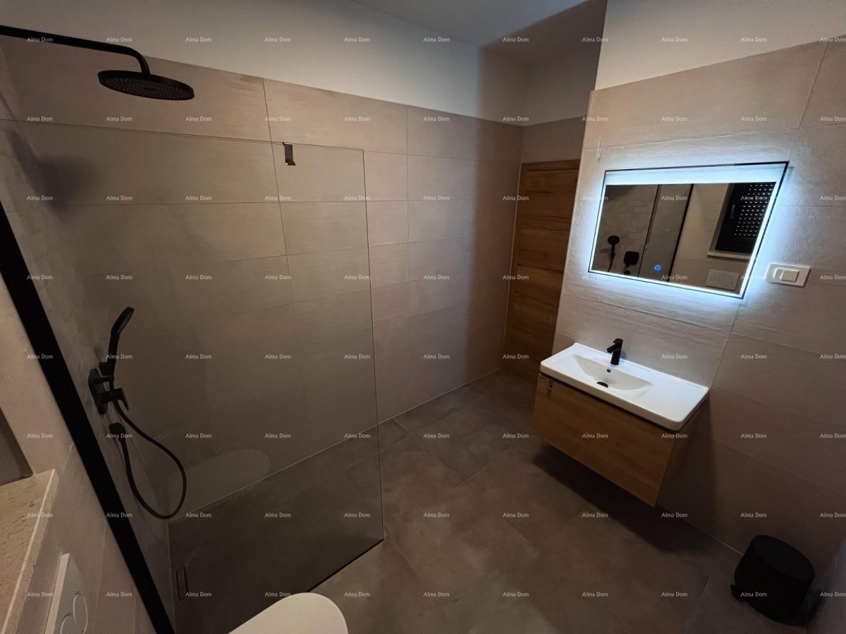 Top location, Pomer! Modern two-story house with pool and jacuzzi! 29