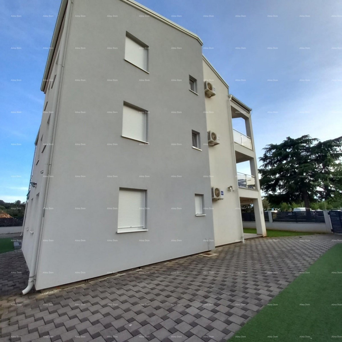 Prodaja opremljenega stanovanja s parkirnim mestom na odlični lokaciji, Fažana! 1