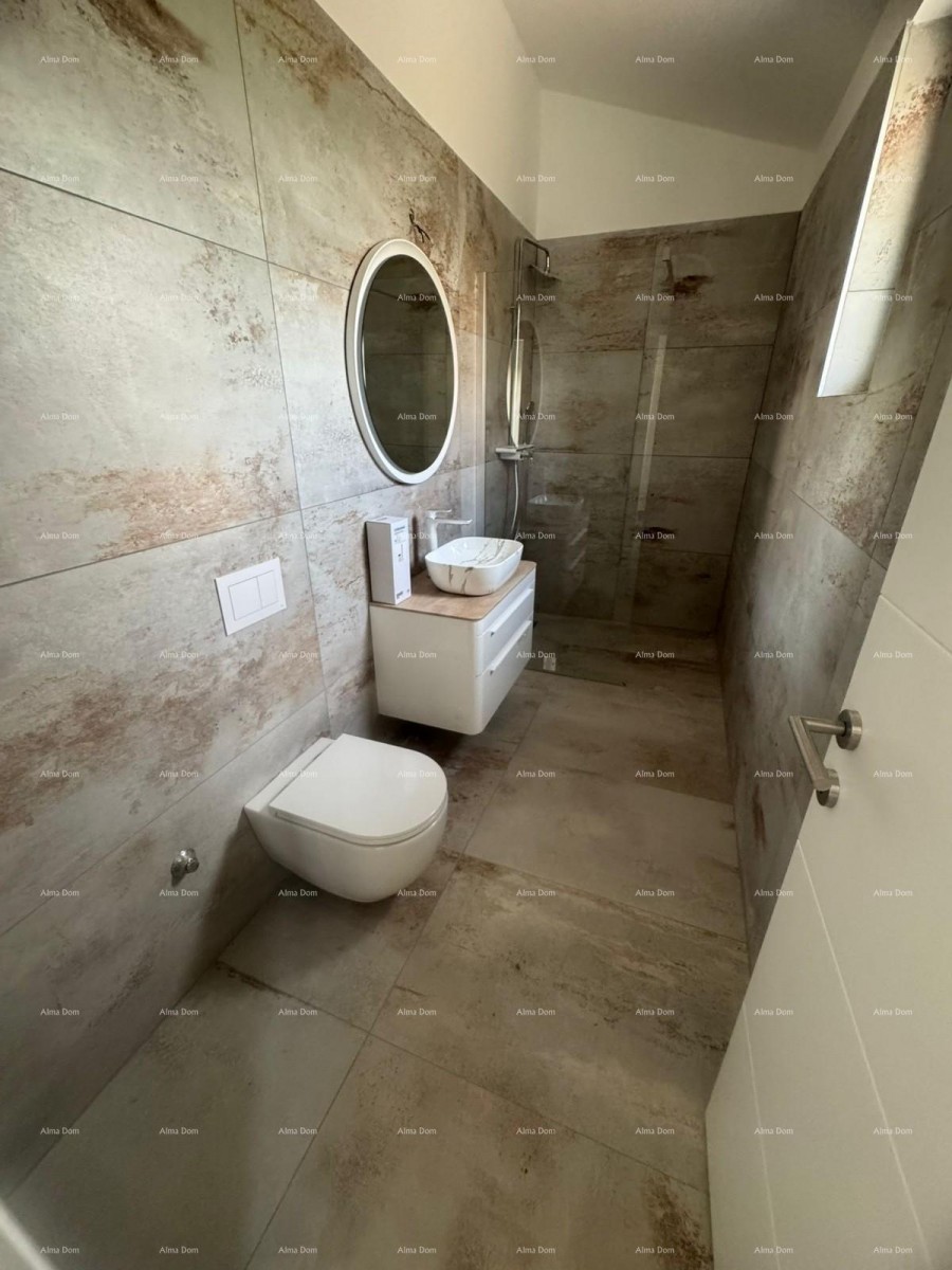 Prodaja - dvojna kuća s grijanim bazenom, okolica Poreča! 13