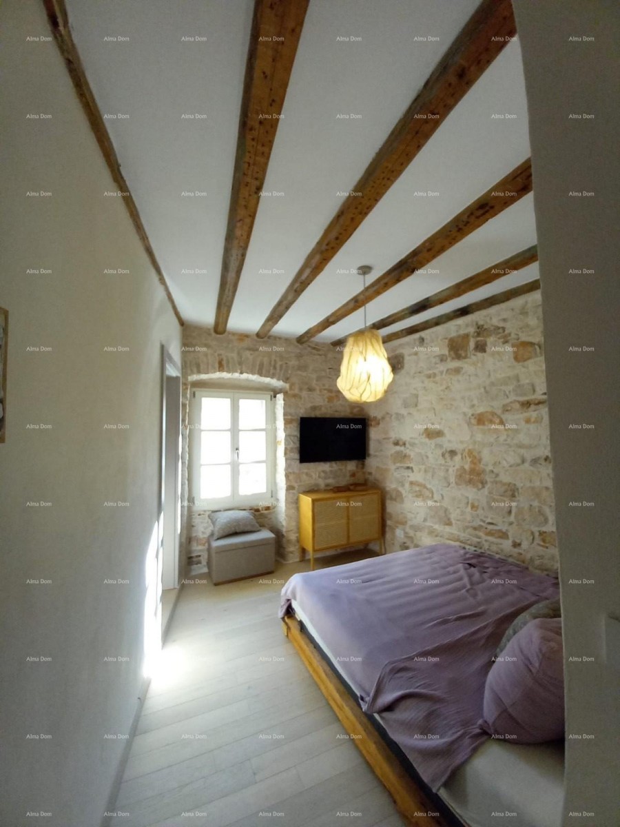 Bale – completely renovated stone house in the center, 116 m² 41