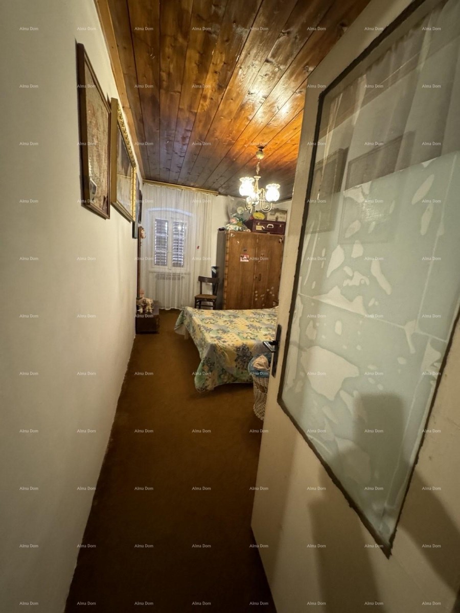 Prodamo hišo z dvoriščem v neposredni bližini centra, Buje! 6