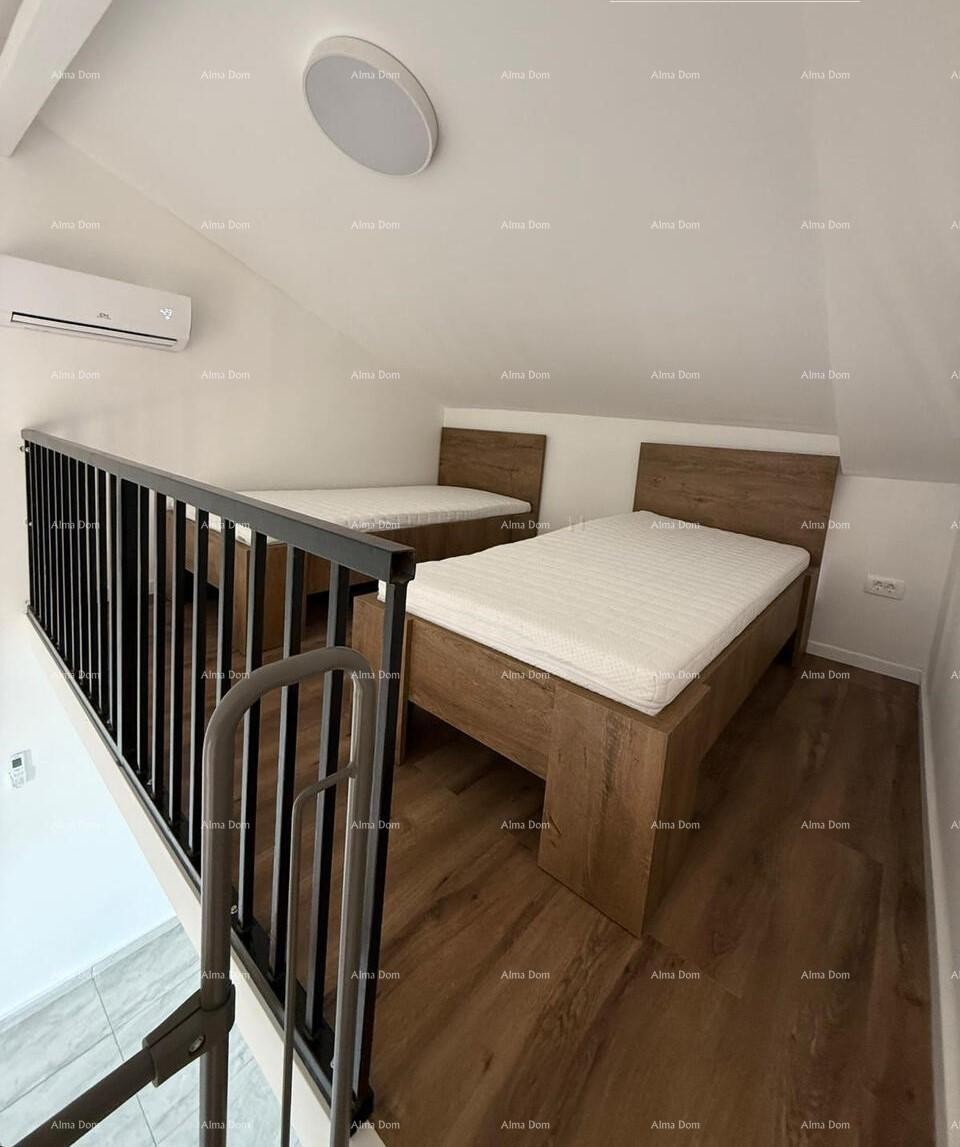 POREČ, Ristrutturata casa in pietra con vista mare 23