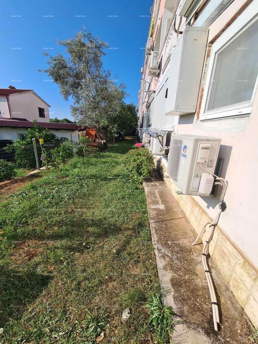 Ground floor apartment with a terrace and pool. Medulin. 21