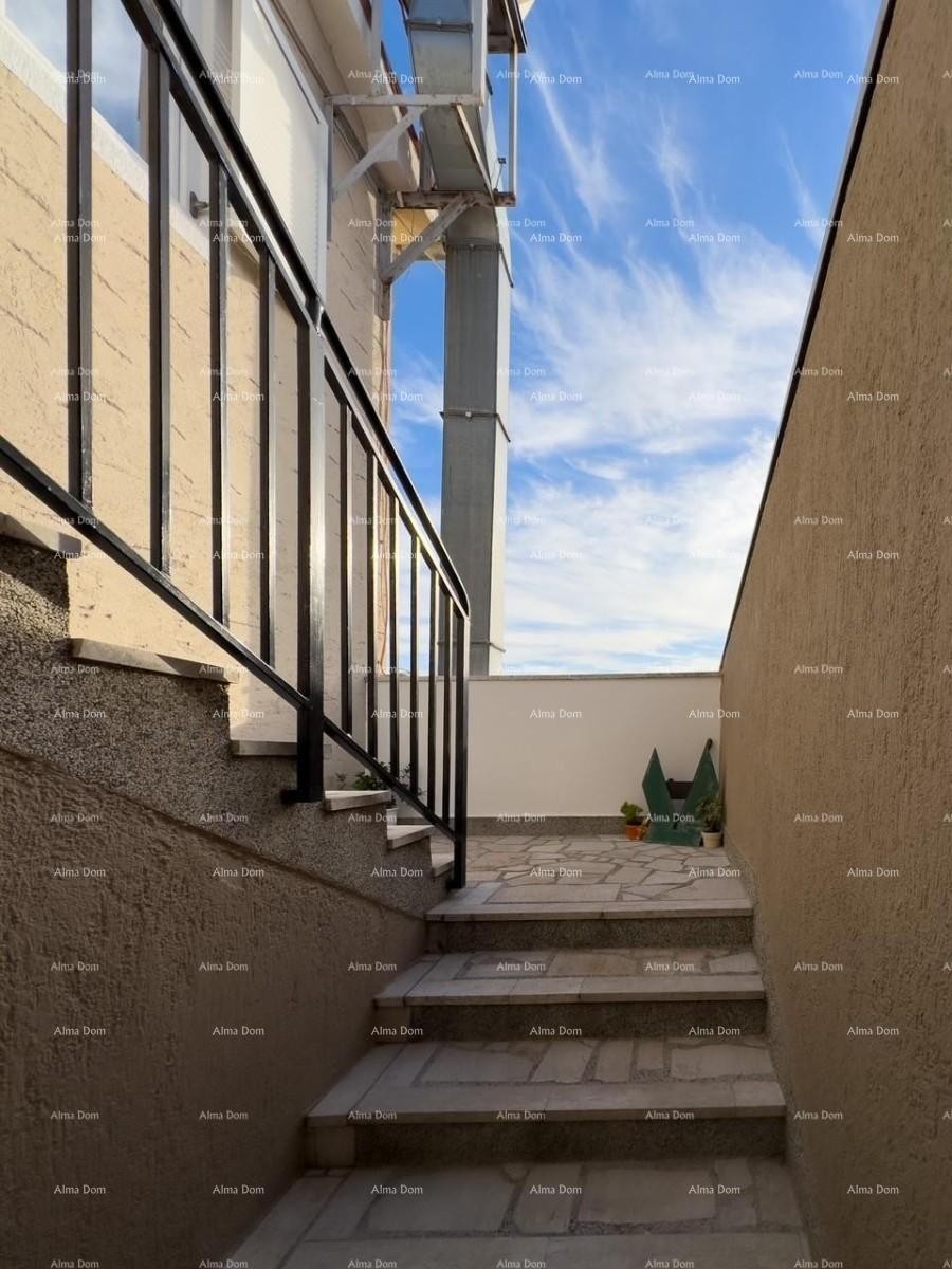 Poslovno-stambena zgrada pored mora, Medulin! 21