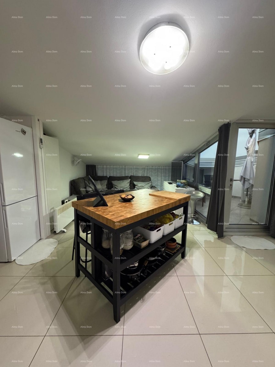 Novigrad, con una camera da letto. Edificio con ascensore. 5