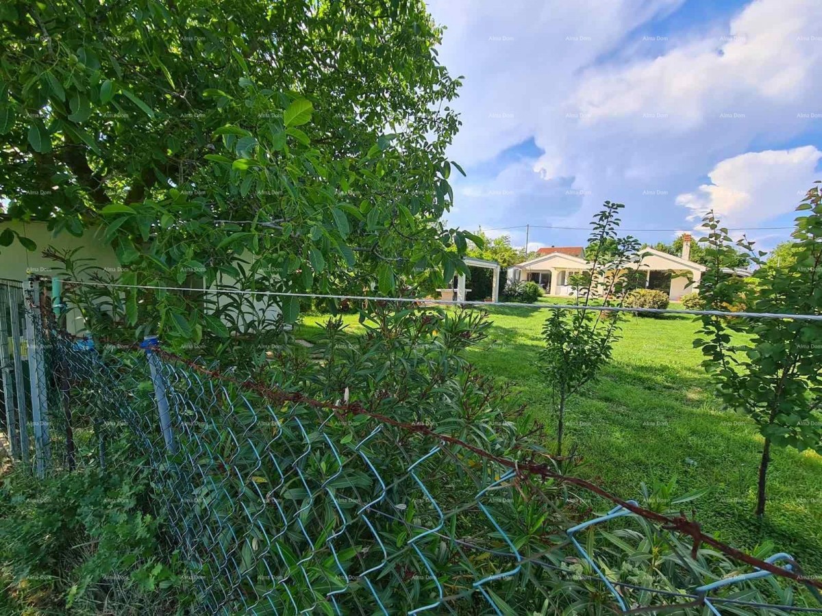 Blizina Ližnjana u malom istarskom mjestu, samostojeća kuća površine 103 m² 23