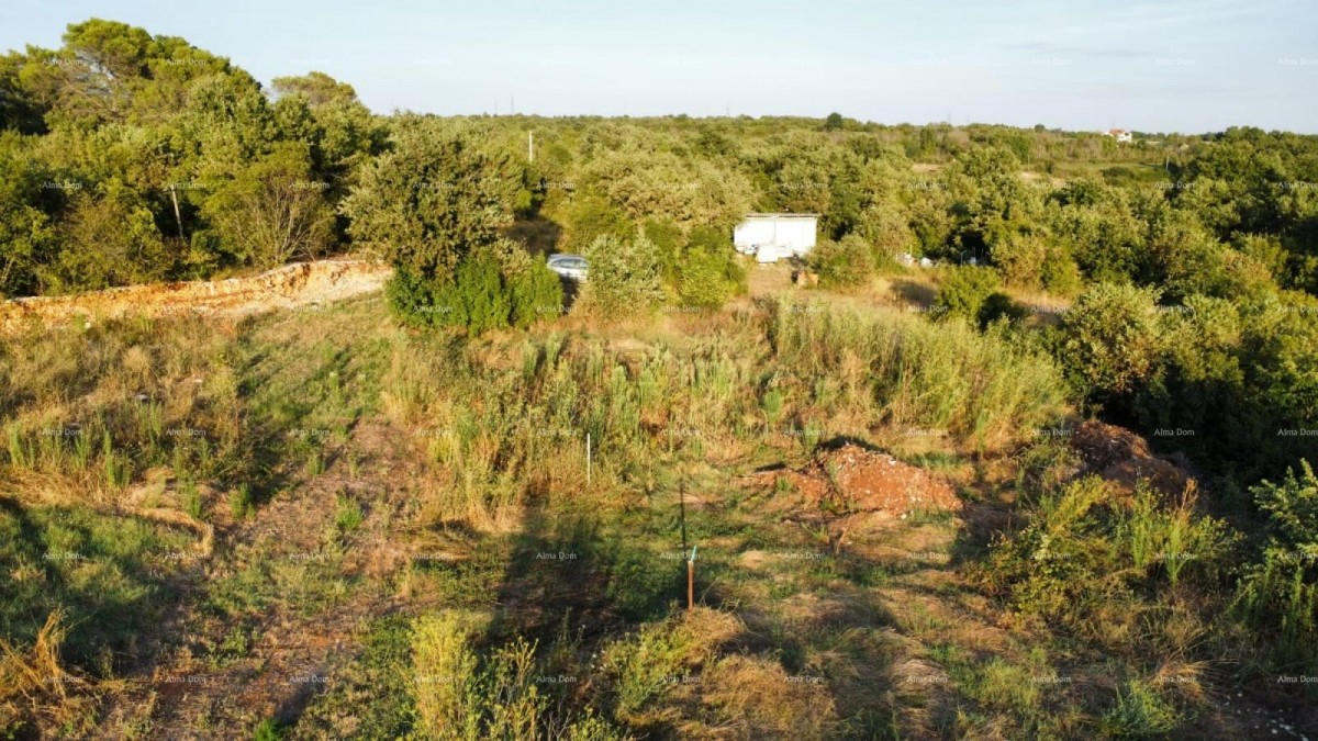 Vodnjan – Construction and Agricultural Land 8000m2 2