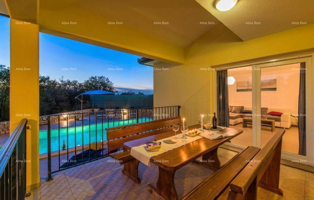 Počitniška hiša z bazenom in velikim vrtom 17