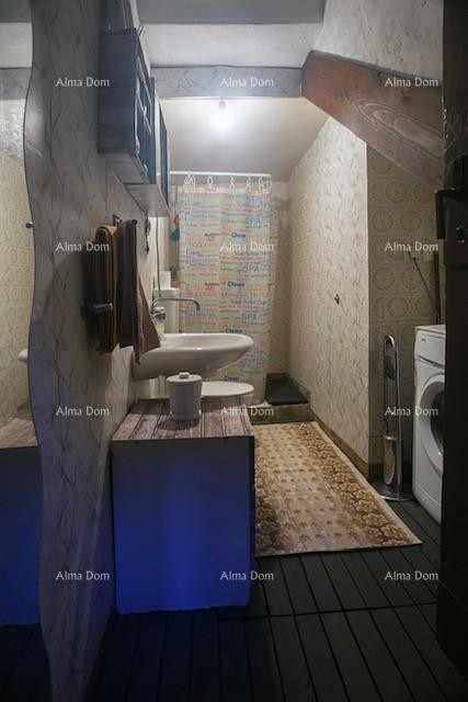 Prodaja stana u centru stare jezgre, Novigrad! 11