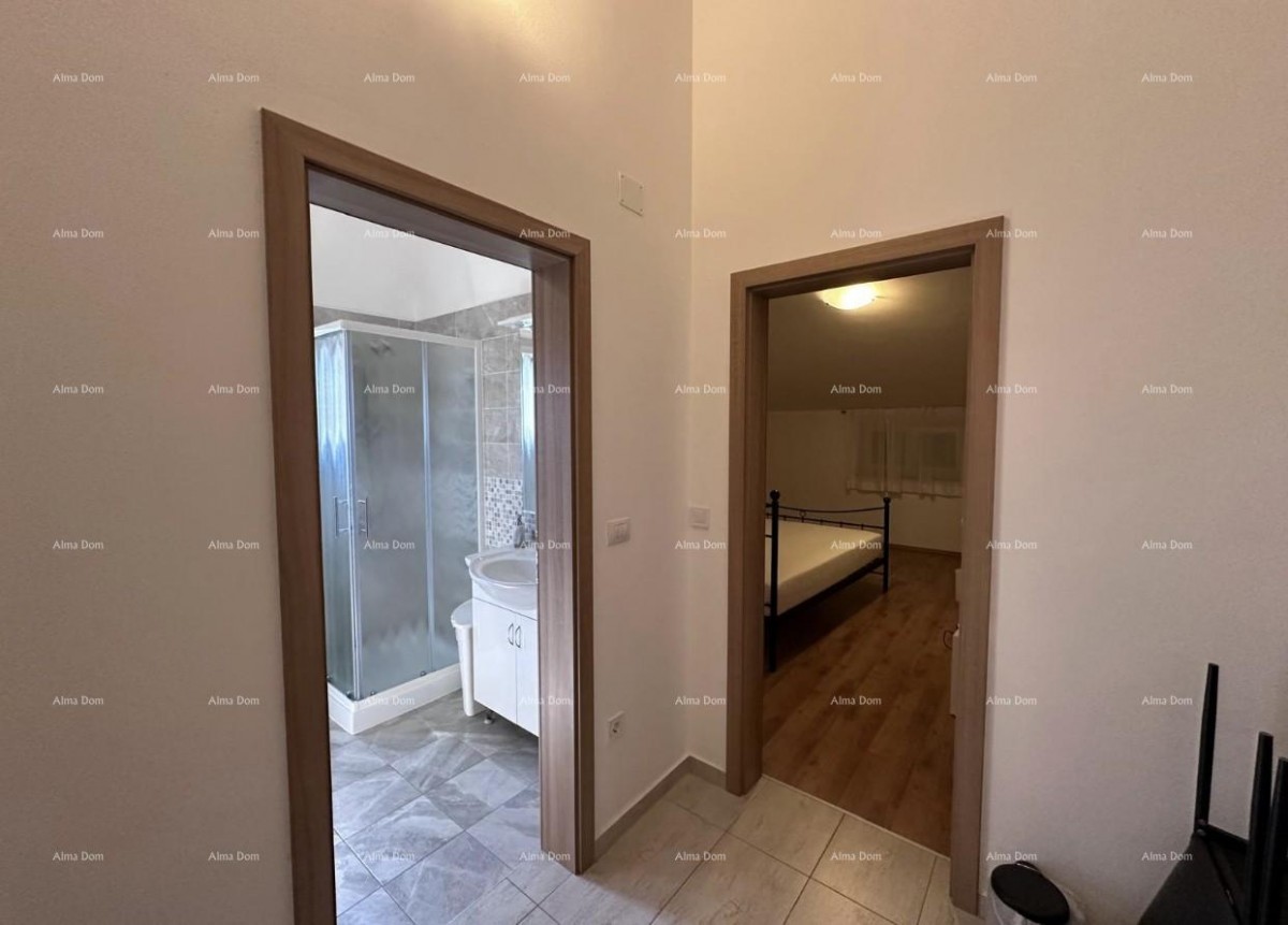 House with permission to build 4 apartments! 34