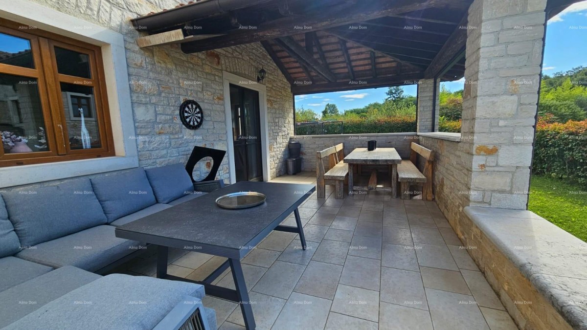 Prostrana hiša s bazenom v Svetem Lovreču - popoln dom za družino 15