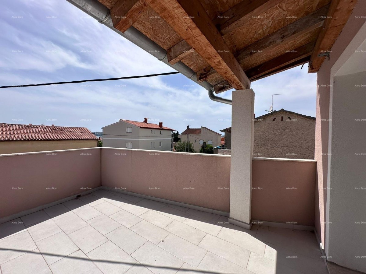 Продается фантастический дом с тремя квартирами в Медулине! 10