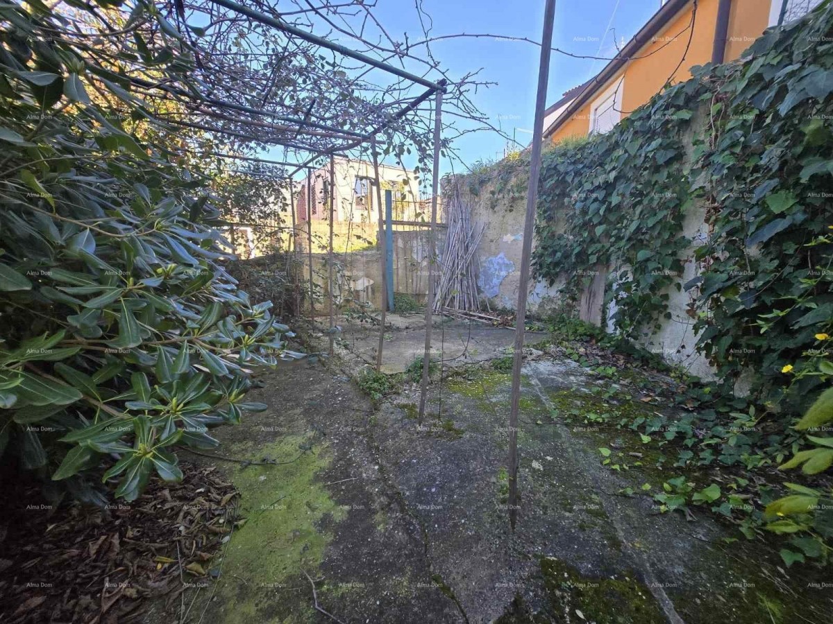 Pula blizina nove Pulske bolnice. Kaštanjer – kuća s dva odvojena stana, garažom i vrtom od 250 m2 - prodaja! 3