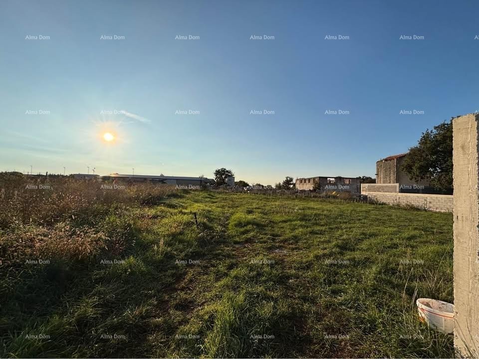For sale: Construction land – Marčana (474 m²) 1