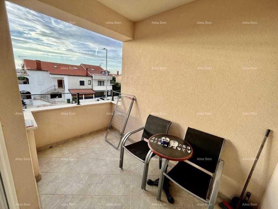 Prodaje se dvosoban, dvoetažni stan blizu Poreča Špadići – 82 m². 1