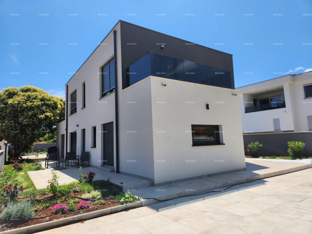 Istria, Ližnjan, 1 km to the center of Medulin, new modern house with pool for vacation. 32