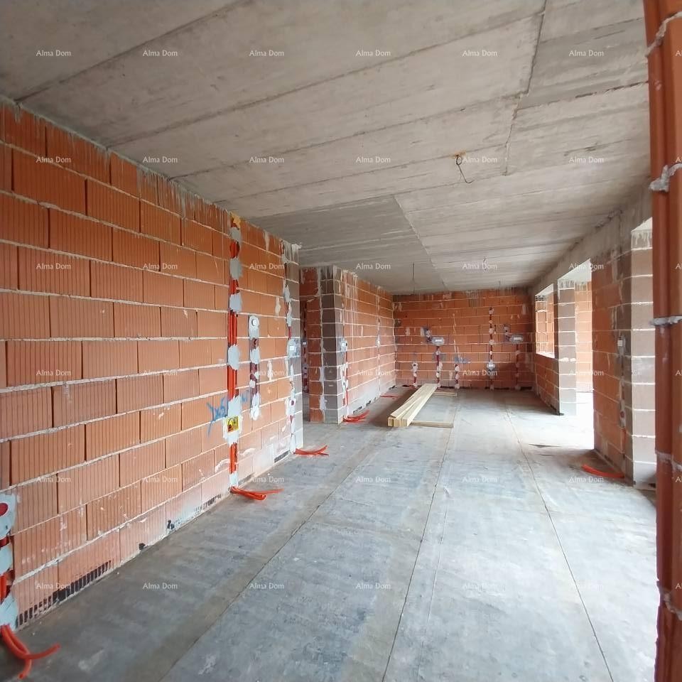 Na prodaju hiša v gradnji – Muntić. 8