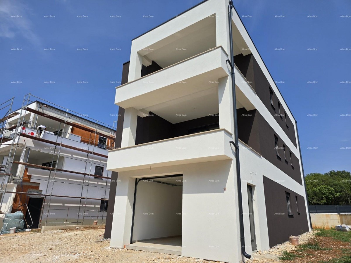 Moderni stan u novogradnji, USJELJIV, 500 m od mora translates to Italian as: 6