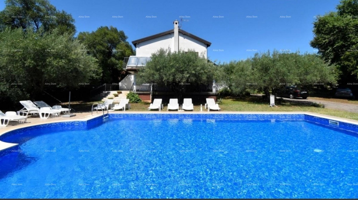 Poreč, Apartmajska hiša 330m² s bazenom 1