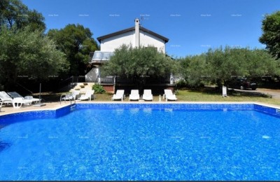 Poreč, Apartmajska hiša 330m² s bazenom