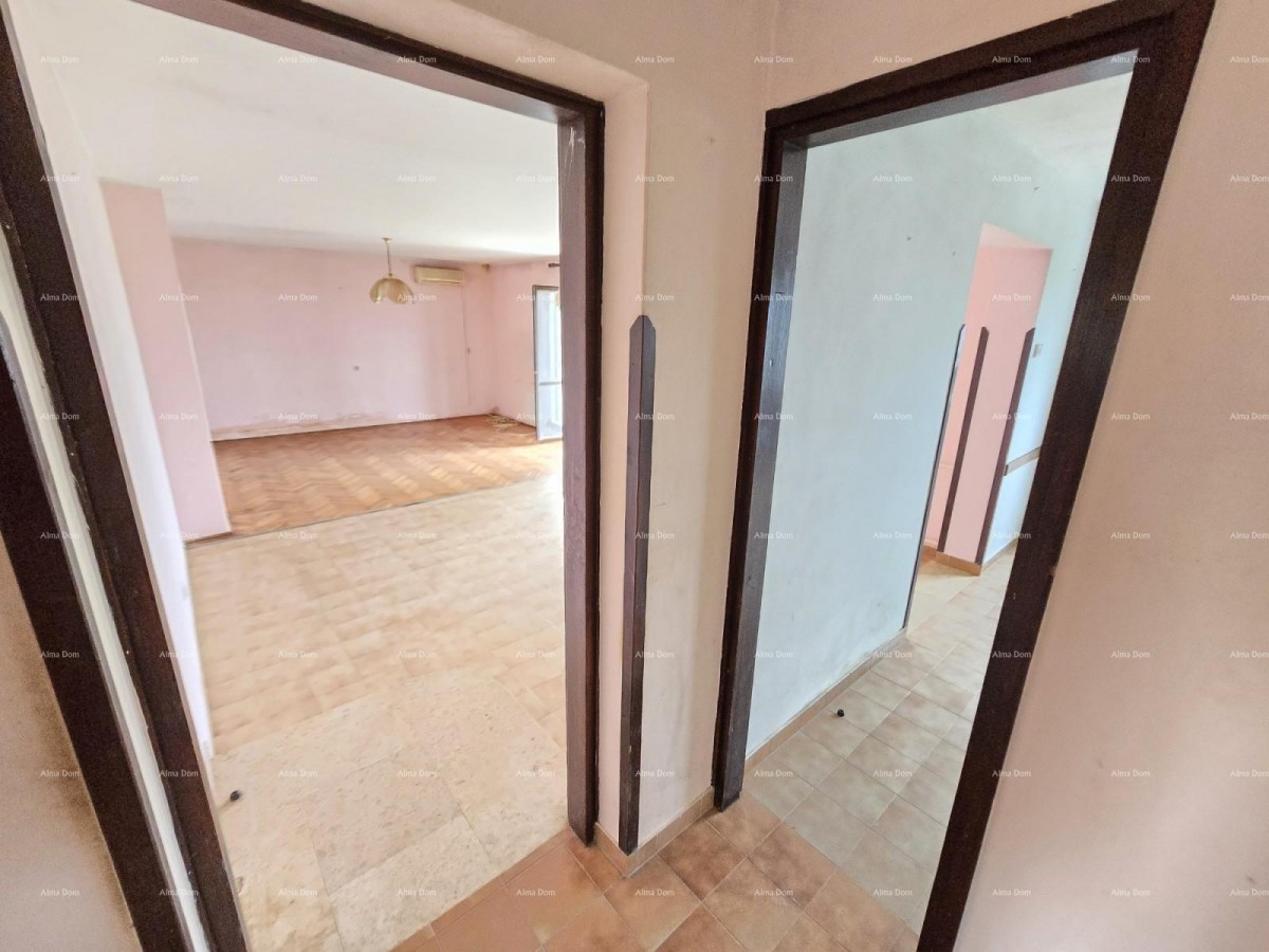 Prostrana hiša blizu Pule! Dva stanovanja - 2500 m² zemljišča! 11