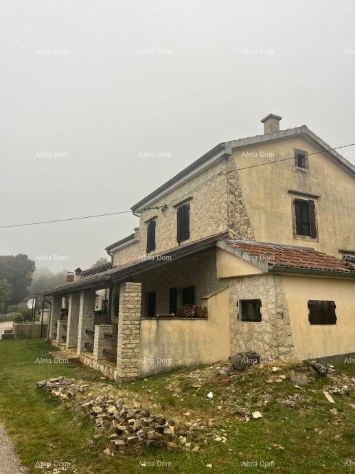 Prodaja obiteljske kuće v mirnem delu okolice Labina 1