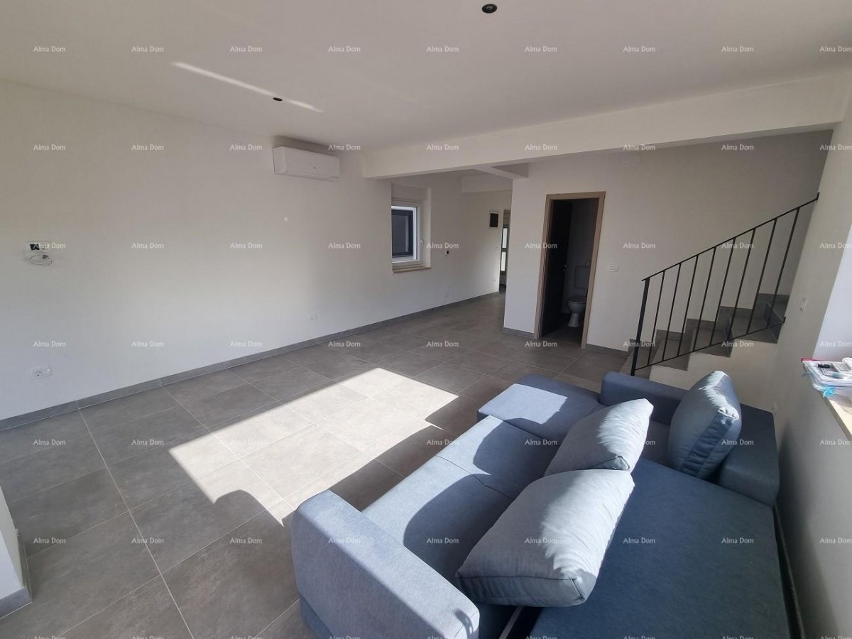 Sovremennyj djupleks dom s krovnoj terasoj i panoramnym vidom na more 9