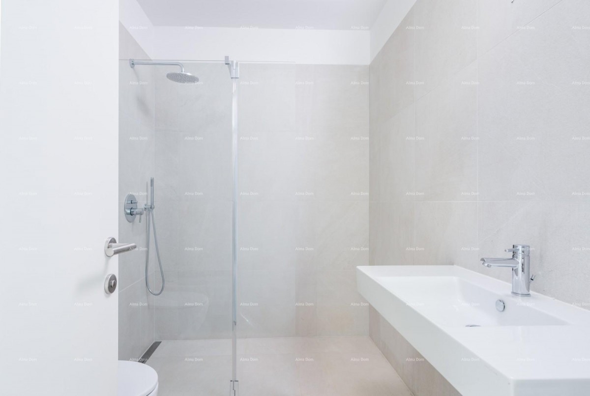 Роскошный семейный дом с бассейном на продажу в Лабинчи, недалеко от Пореча 23