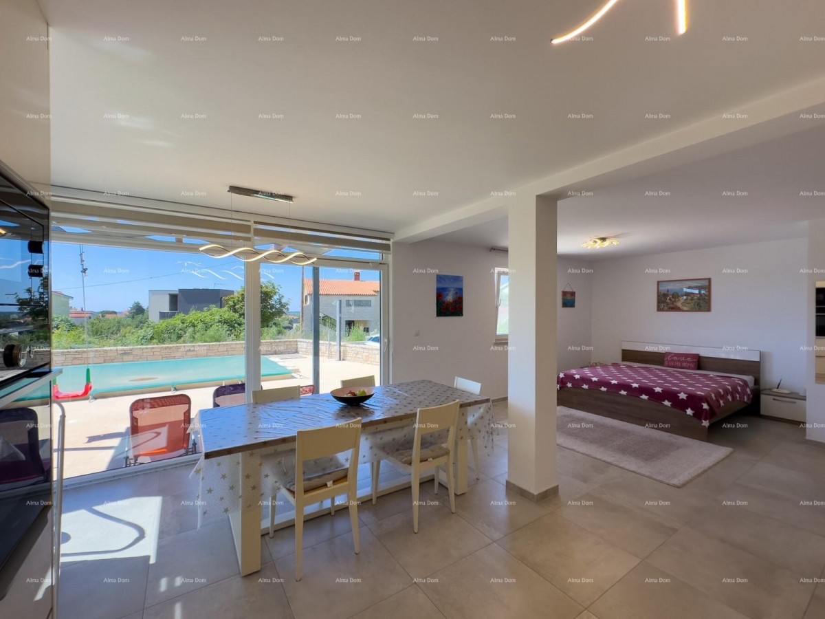 Продаем квартиру на первом этаже с собственным бассейном. Медулин 6