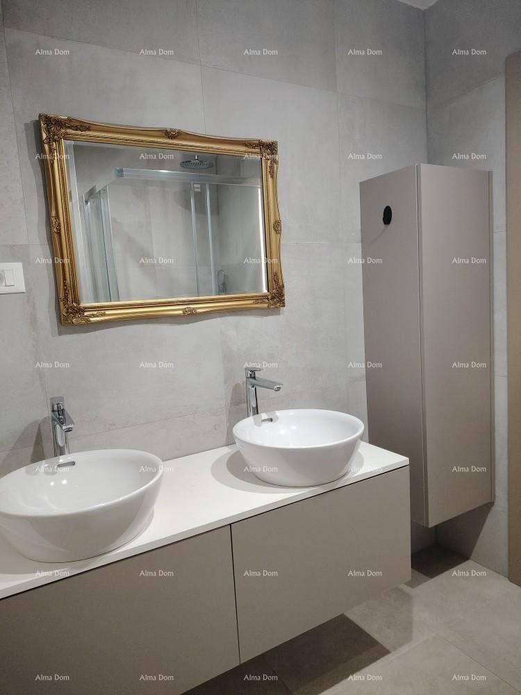 Eccellente appartamento trilocale con giardino e piscina, arredato 22