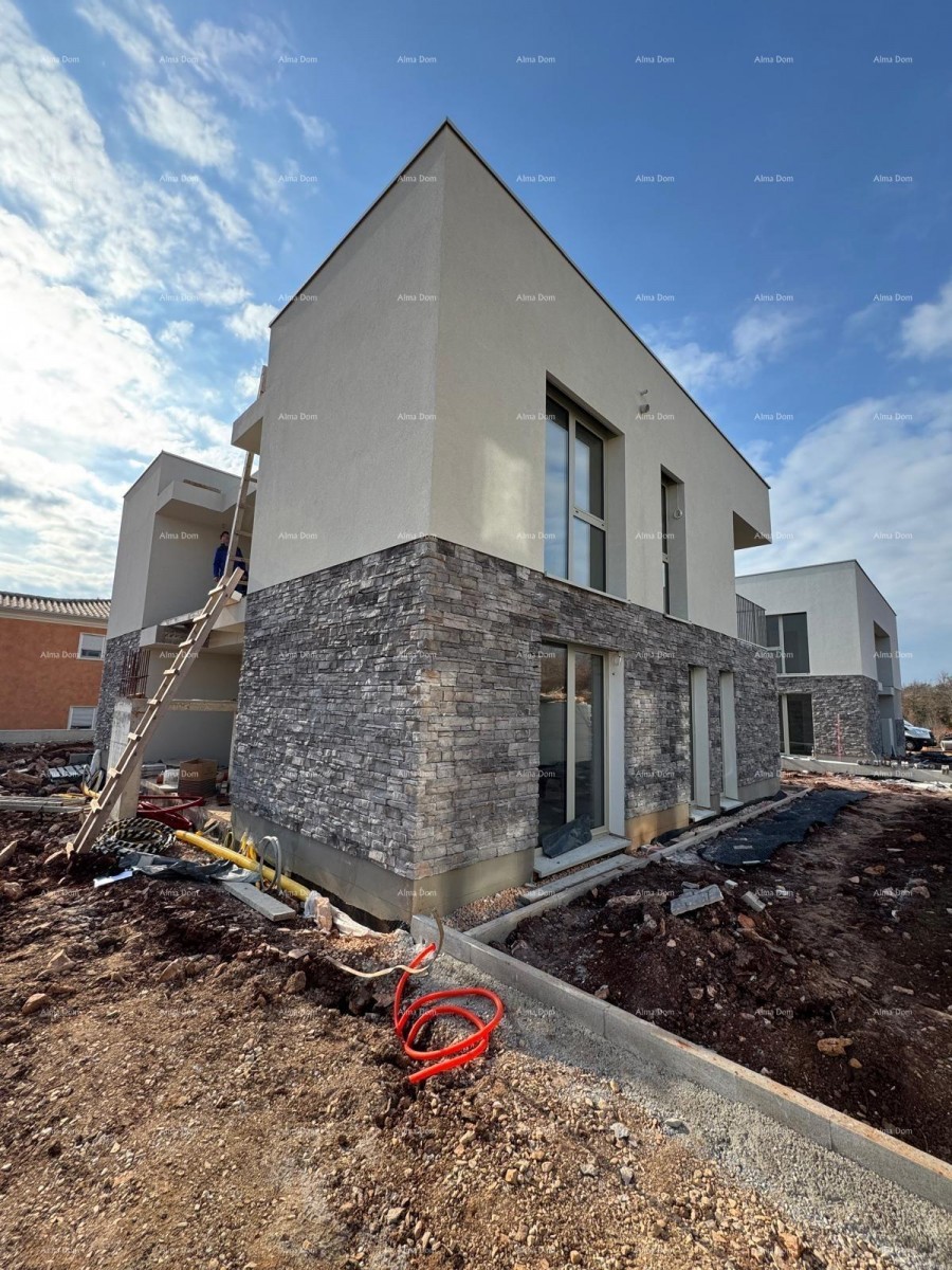 Продажа апартаментов в новостройке, 5 минут от пляжа, Умаг! A17 2