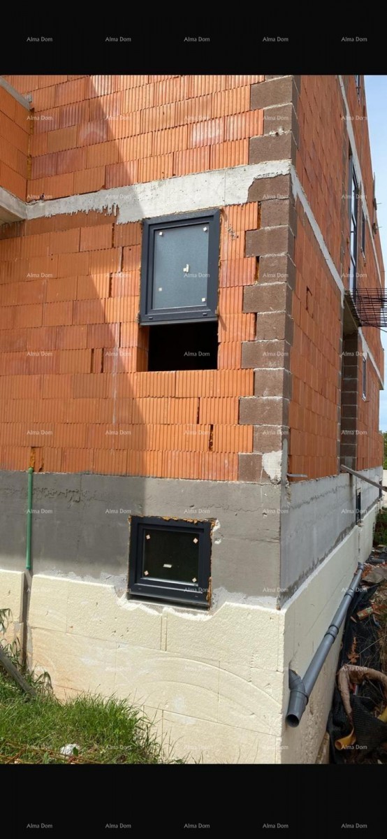 Case in costruzione a Peroj! 2