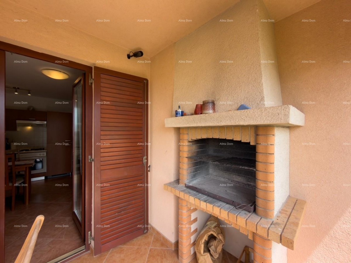 Novigrad, apartment in an attractive location with a pool. 14