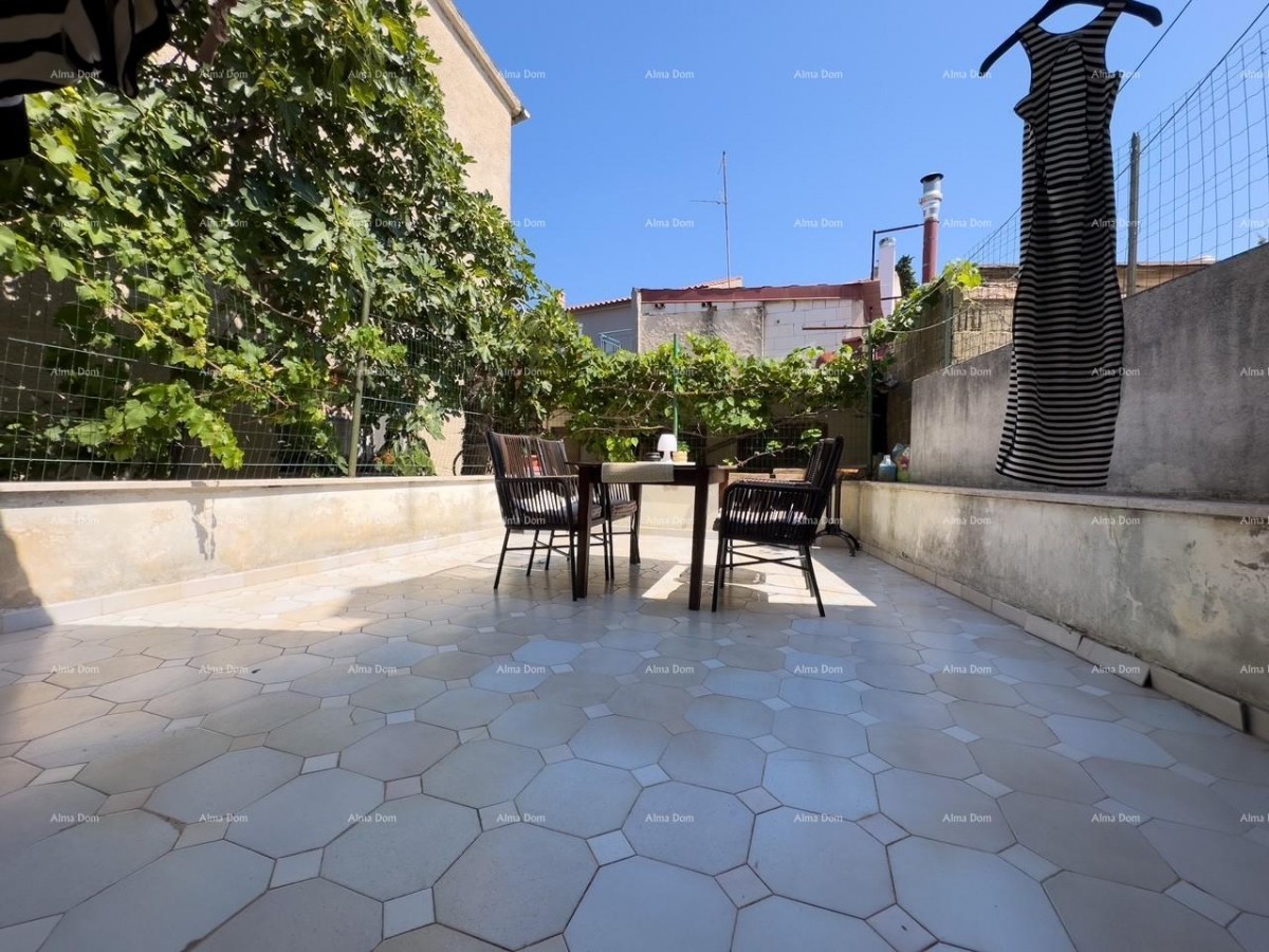 Продаем дом с офисными помещениями в центре Медулина! 6