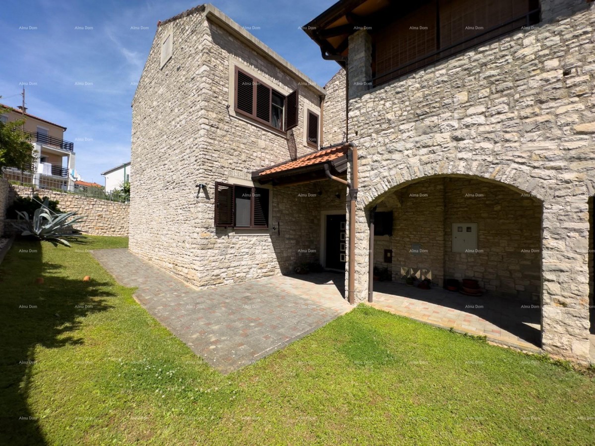 Beautiful house with a pool in Pula, ideal for a family or investment. 48
