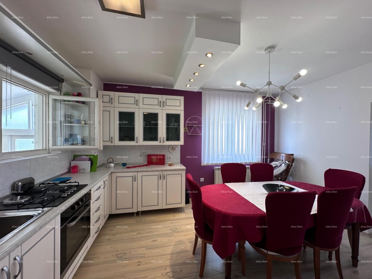 We are selling an apartment in a quiet location. Busoler. 9