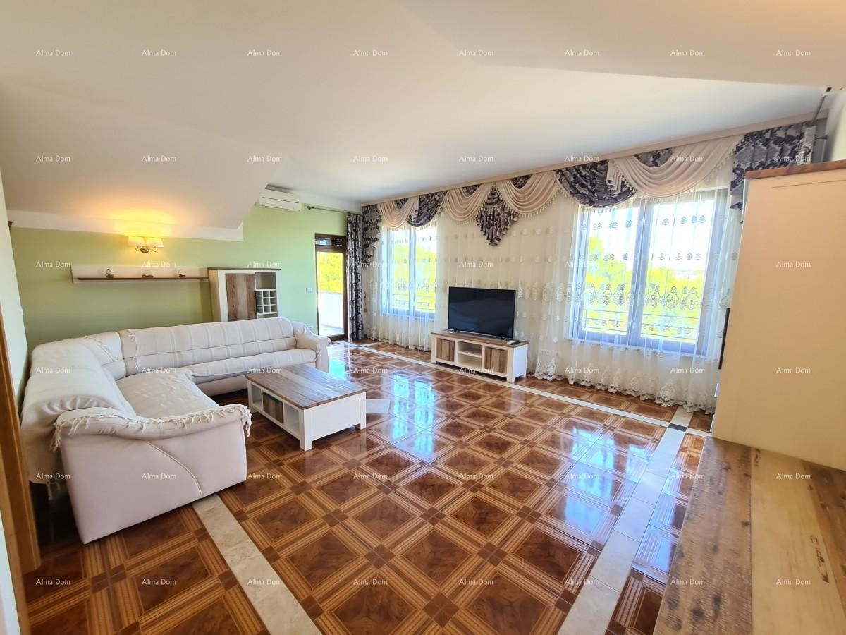 Three-storey apartment with a roof terrace! 100 meters from the sea. 26