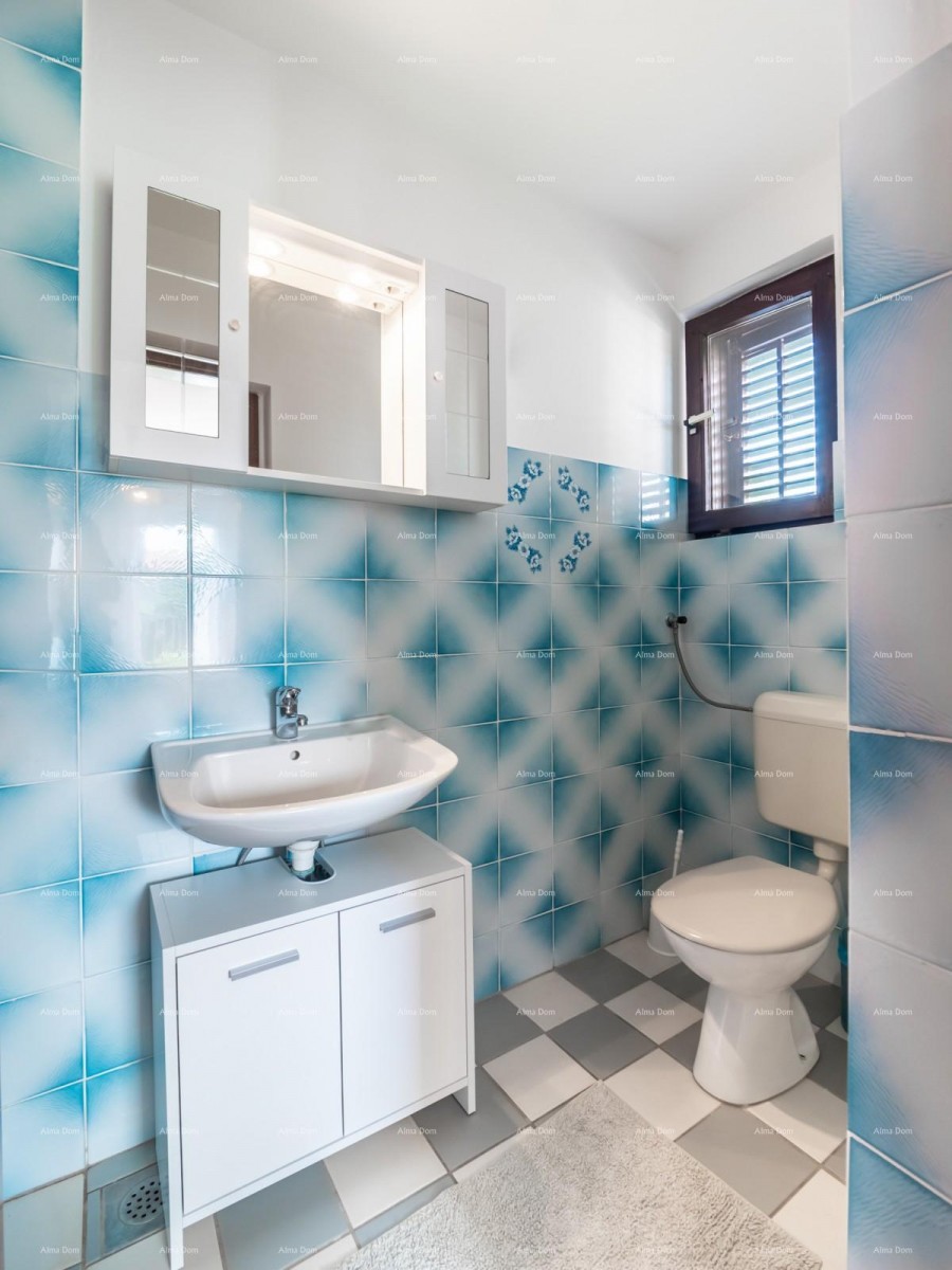 Apartmanska kuća s bazenom!Blizina mora i plaže!  Peroj. 46
