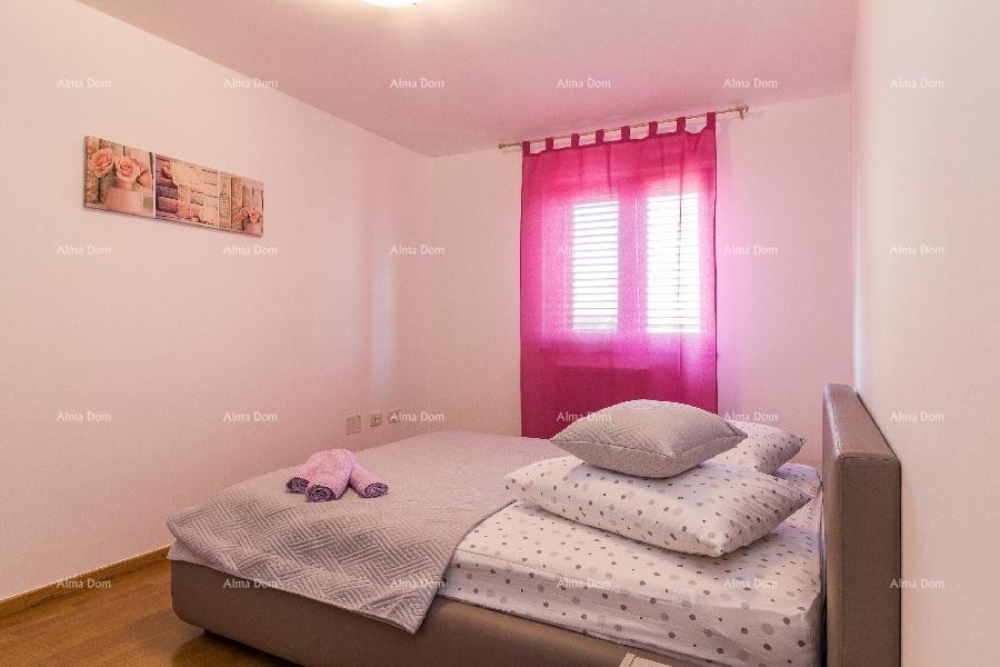 House with pool and jacuzzi! 33