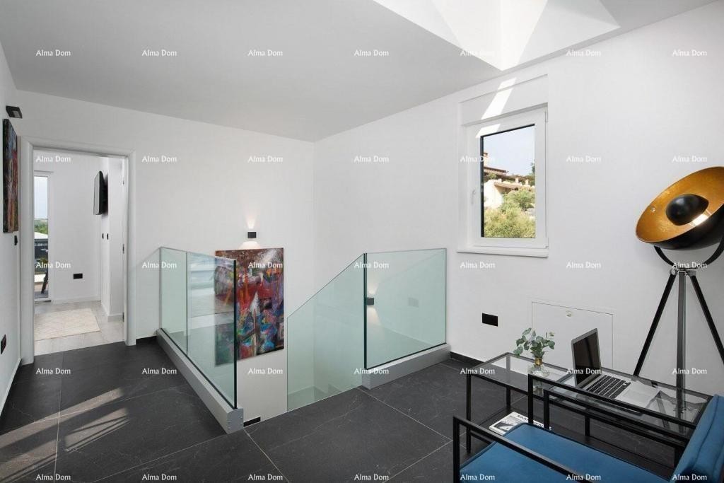Casa nuova e moderna. 12