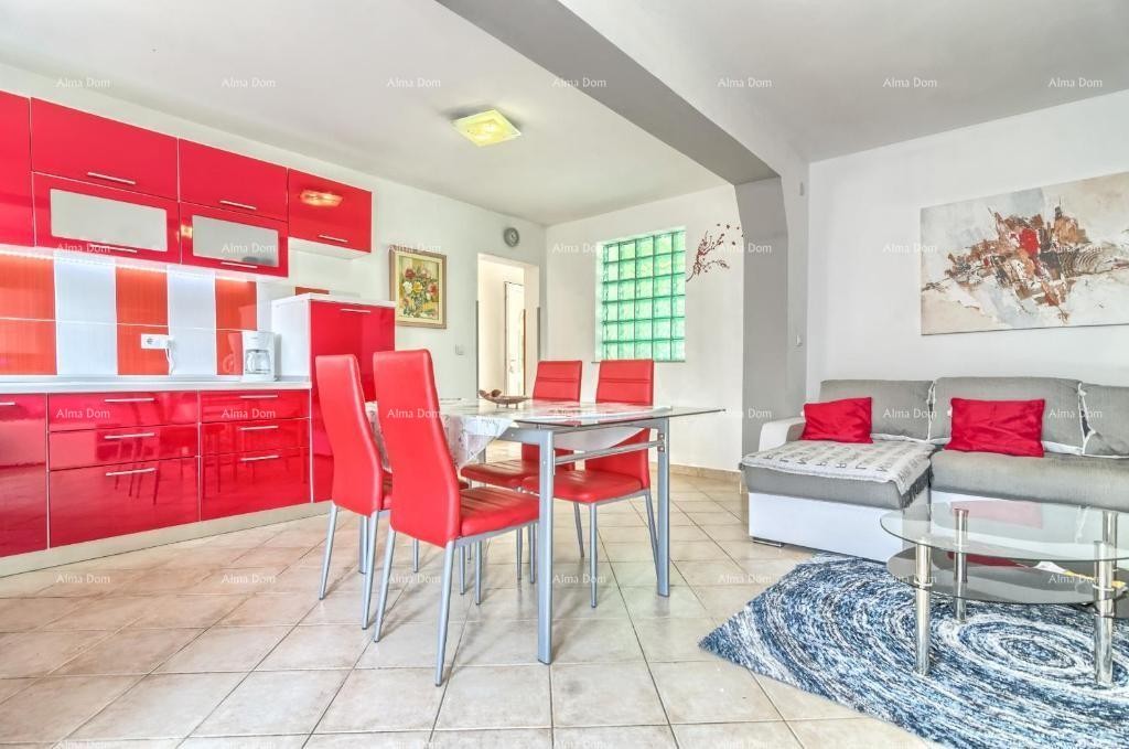 Sale of a house with two apartments, 100 m from the sea!!! Sea view! Medulin! 3