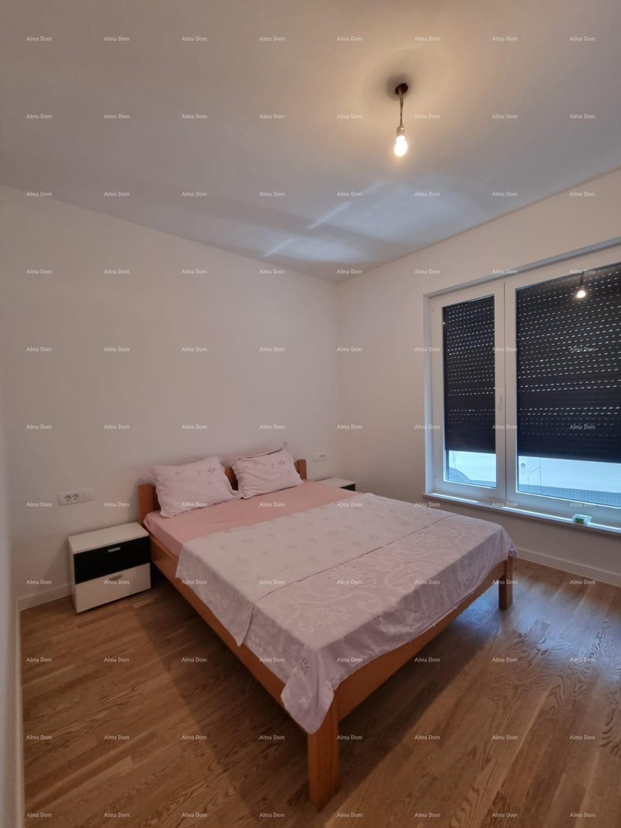 Prodaja luksuznega dvoetažnega stanovanja z bazenom, Tar! S2 9