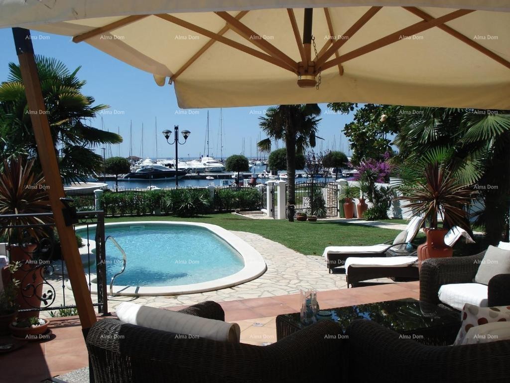 Umag Punta. First row to the sea! With swimming pool! 2