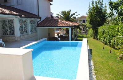 UNA VILLA IN UNA BAIA SABBIOSA A SOLI 100 M DAL MARE!!